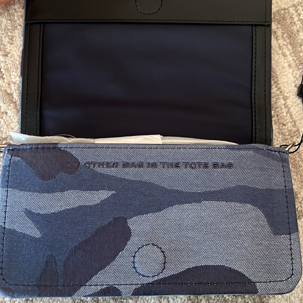Marc Jacobs Blue Belt Bag with Camouflage Design - Picture 4 of 9